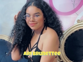 Ari_brunettee