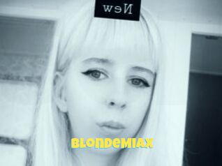 BlondeMiaX