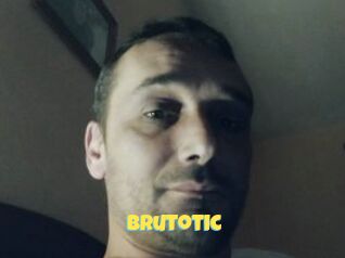 Brutotic Sexe et Porno