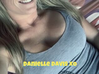 Danielle_Davis_XO