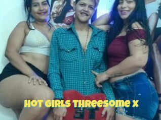 Hot_girls_threesome_x