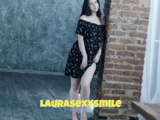 LauraSexySmile