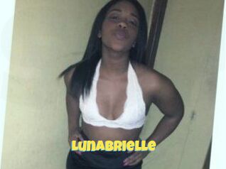Luna_Brielle