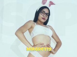 Miagrey19