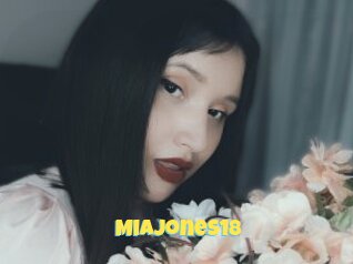 Miajones18