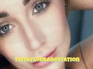 TiaTaylorBabestation